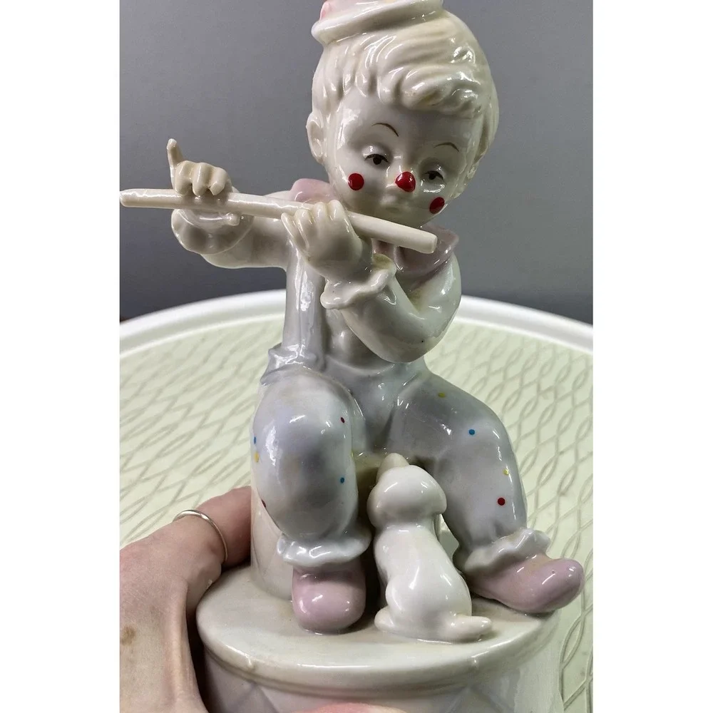 RARE VINTAGE PAUL SEBASTIAN MUSIC BOX PORCELAIN CLOWN PLAYING FLUTE‎ W/DOG